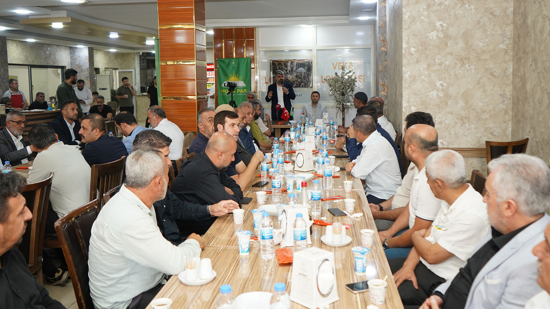 Bismil’de Iş Insanlarıyla Buluştu, Sorunları Meclise Taşıyacak 8