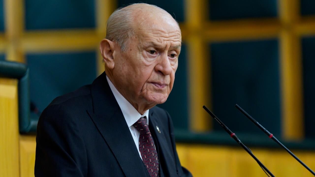 Devlet Bahceli 2443375