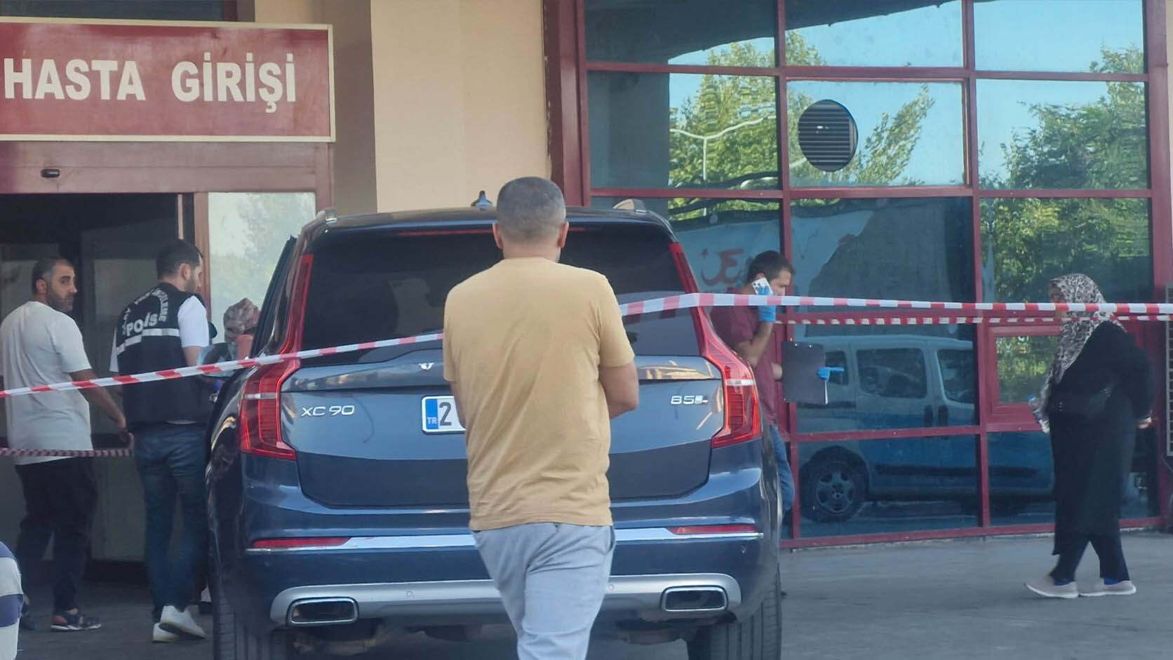 Diyarbakır’da Cipe Silahlı Saldırı, 2 Kişi Yaralandı 1