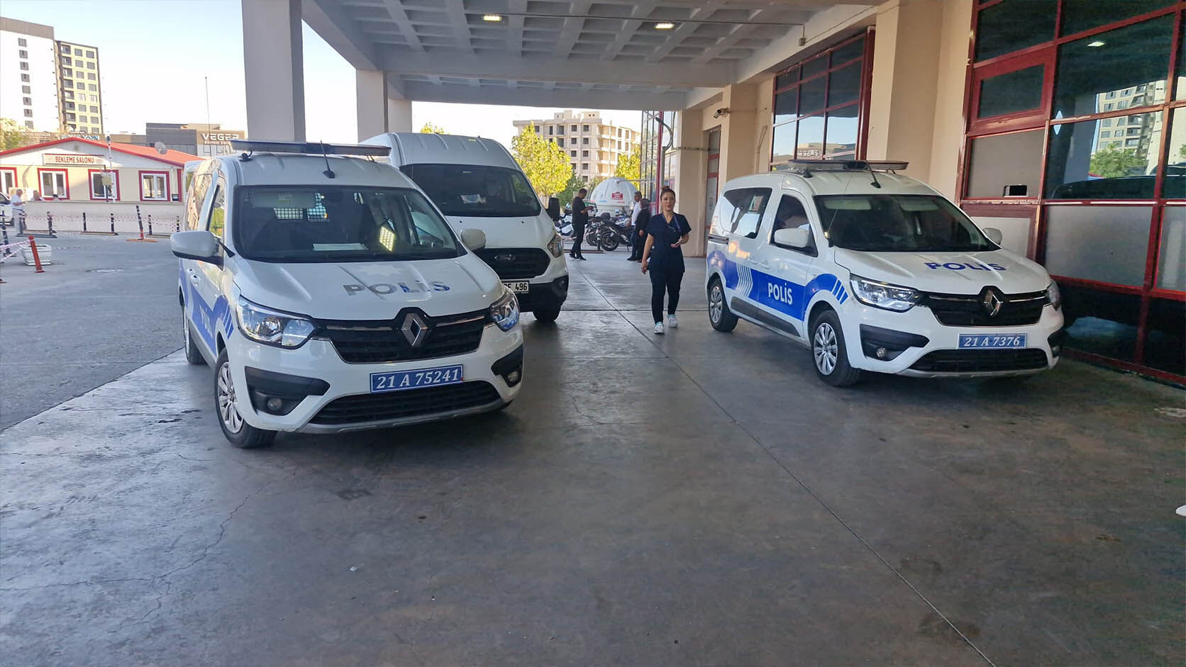 Diyarbakır’da Cipe Silahlı Saldırı, 2 Kişi Yaralandı 2