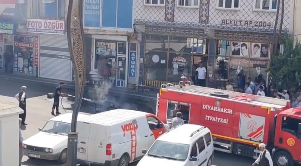 Diyarbakır'da Hareket Halindeki Motosiklet Alev Alev Yandı (2)
