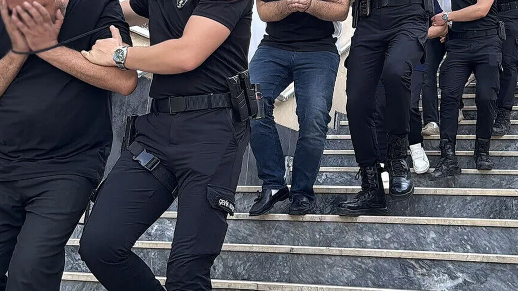 Diyarbakır’da İran Uyruklu Şahsın Midesinden 60 Kapsül Metamfetamin Çıktı 1