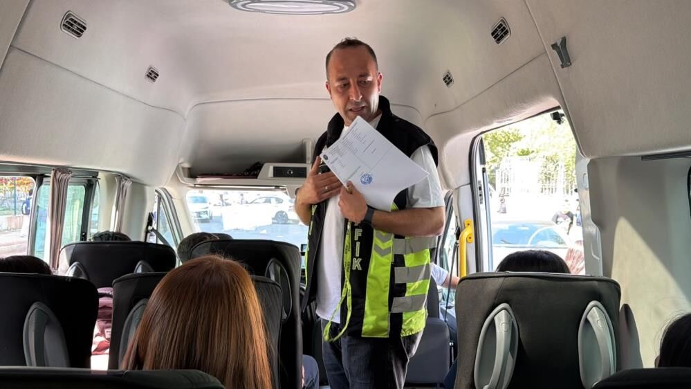 Diyarbakır'da Okul Çevrelerinde Dev Denetim 458 Okulda Bin Polisle Güvenlik Mesaisi (2)