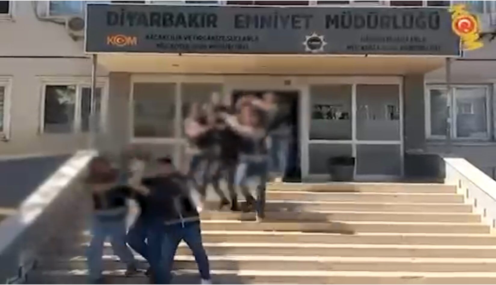 Diyarbakir’da Suc Orgutu Operasyonunda 8 1509567 449168 (1)