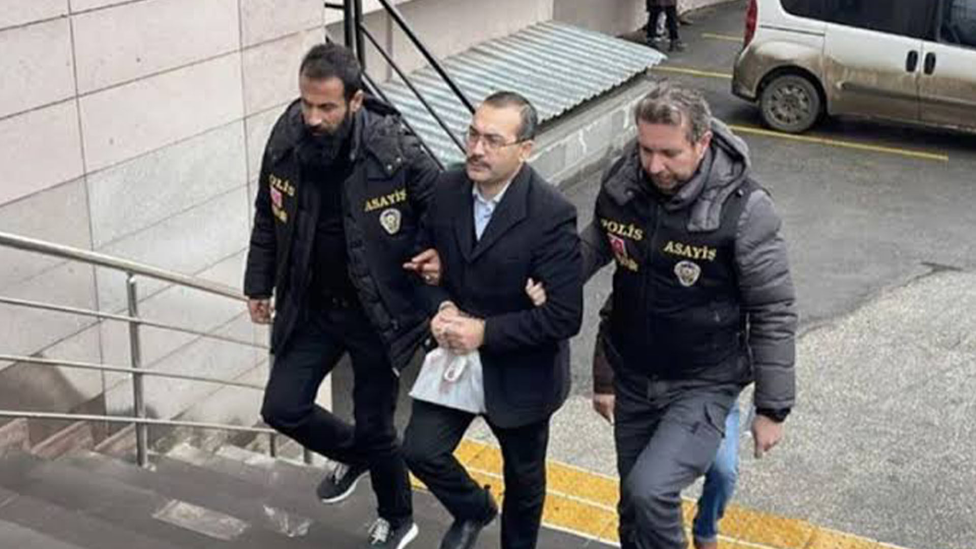 Türbede Küçük Kız Çocuğunu Taciz Eden Eski Müftüye 2 Yıl 3 Ay Hapis 1