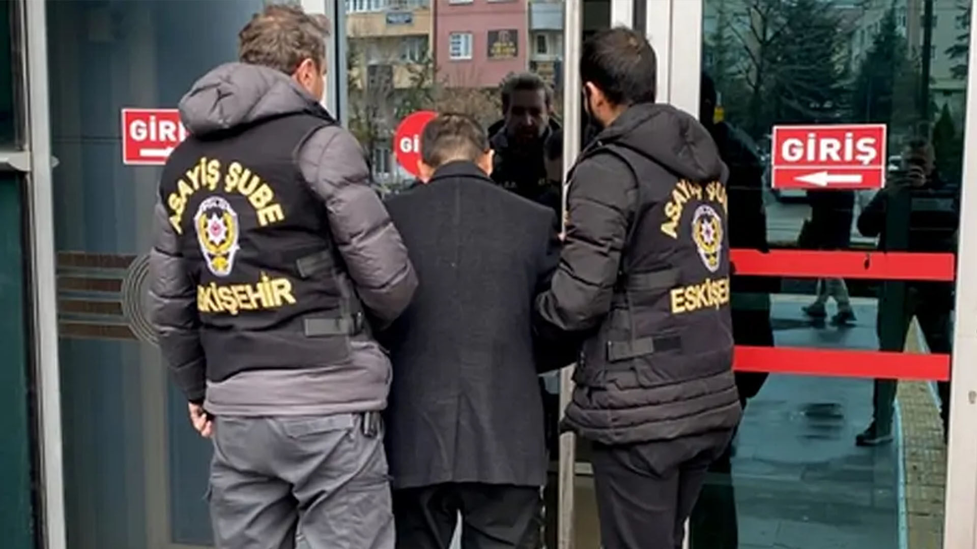 Türbede Küçük Kız Çocuğunu Taciz Eden Eski Müftüye 2 Yıl 3 Ay Hapis 2