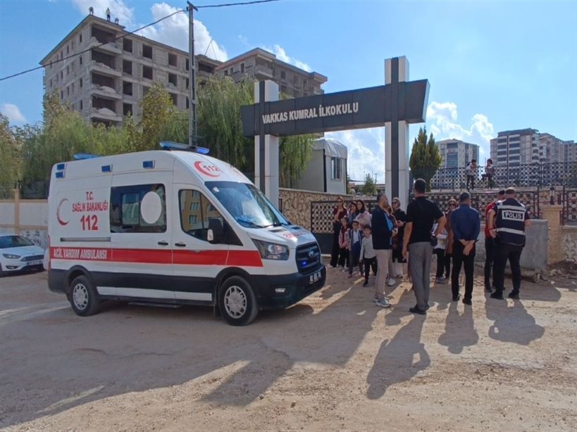 Motosikletin Çarptığı İlkokul Öğrencisi ve Sürücü Yaralandı