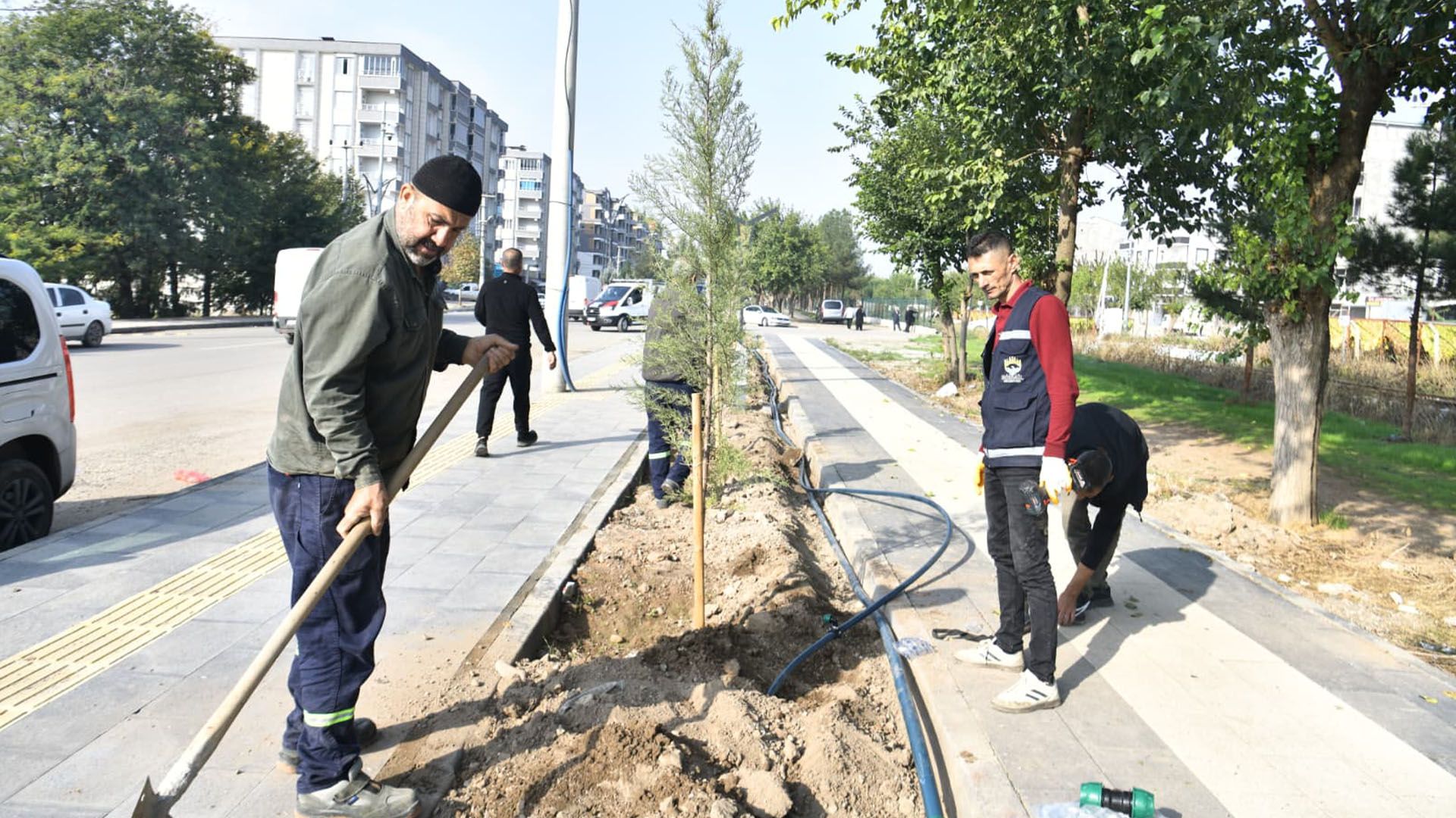 Bismil’de 200 Ağaç İçin Tasarruflu Sulama Sistemi Kuruluyor 2
