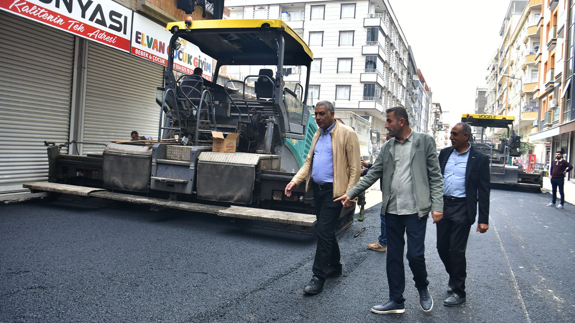 Bismil'de Asfalt Çalışmaları Başladı, 6 Bin Metrekarelik Yol Yenileniyor 1