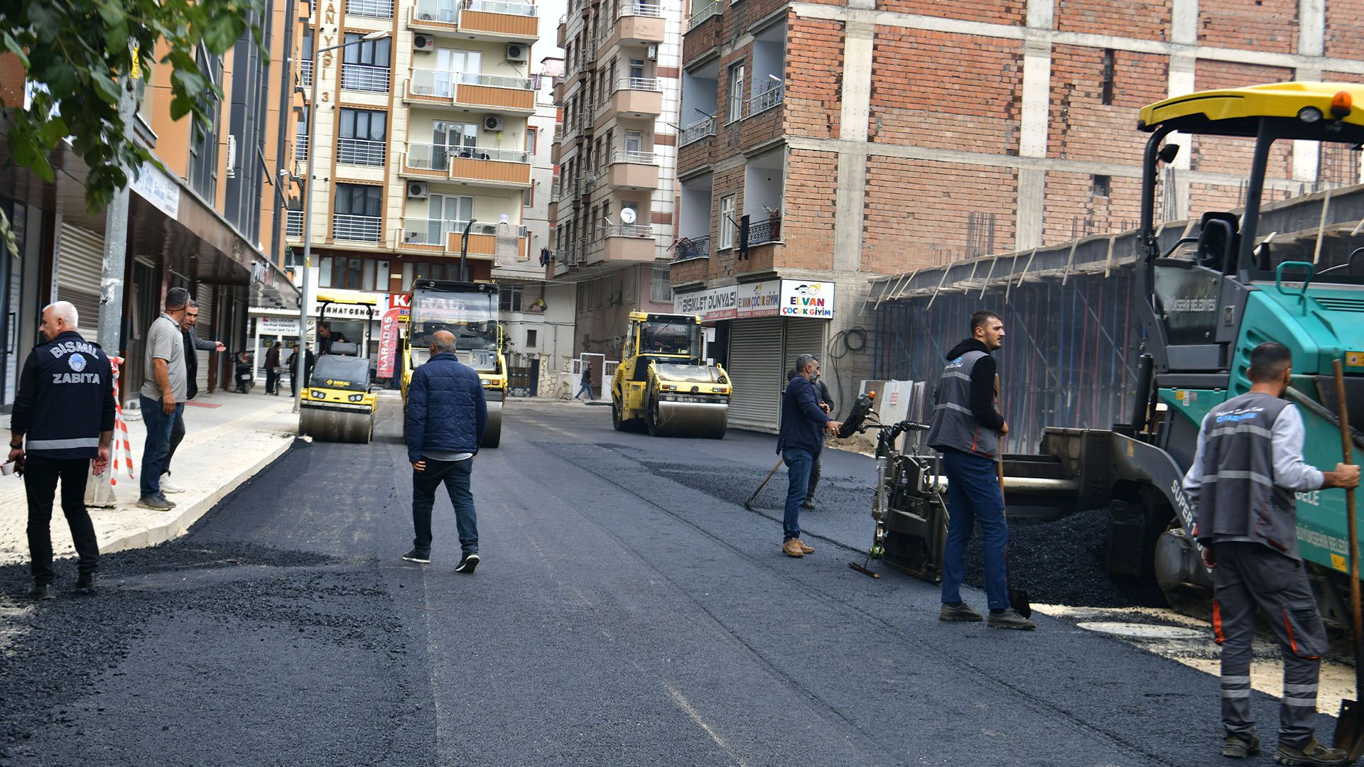 Bismil'de Asfalt Çalışmaları Başladı, 6 Bin Metrekarelik Yol Yenileniyor 2