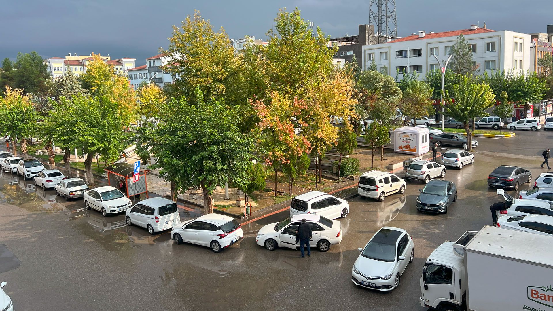 Bismil’de Gök Gürültülü Sağanak Başladı Yağışlar Ne Zamana Kadar Sürecek 1