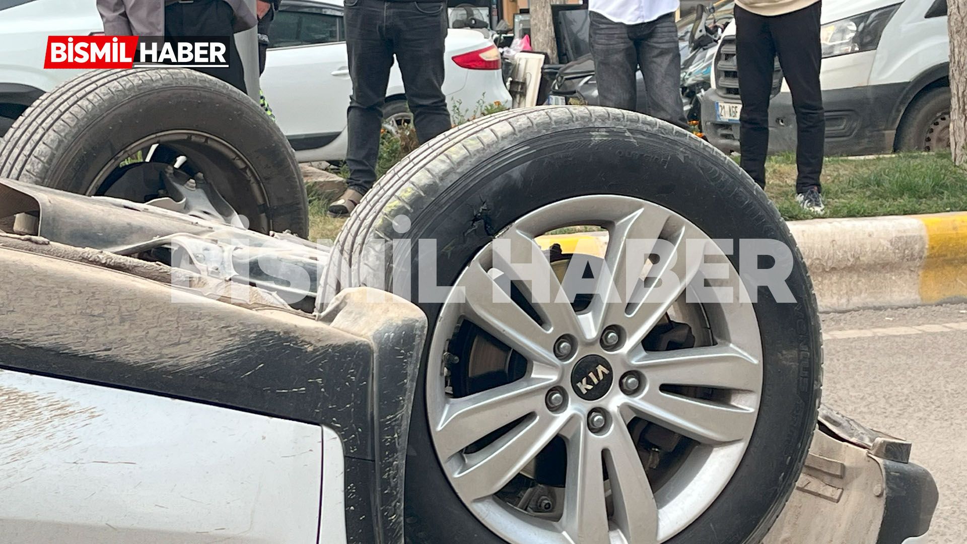 Bismil’de Otomobil Takla Attı 65 Yaşındaki Sürücü Yaralandı 11