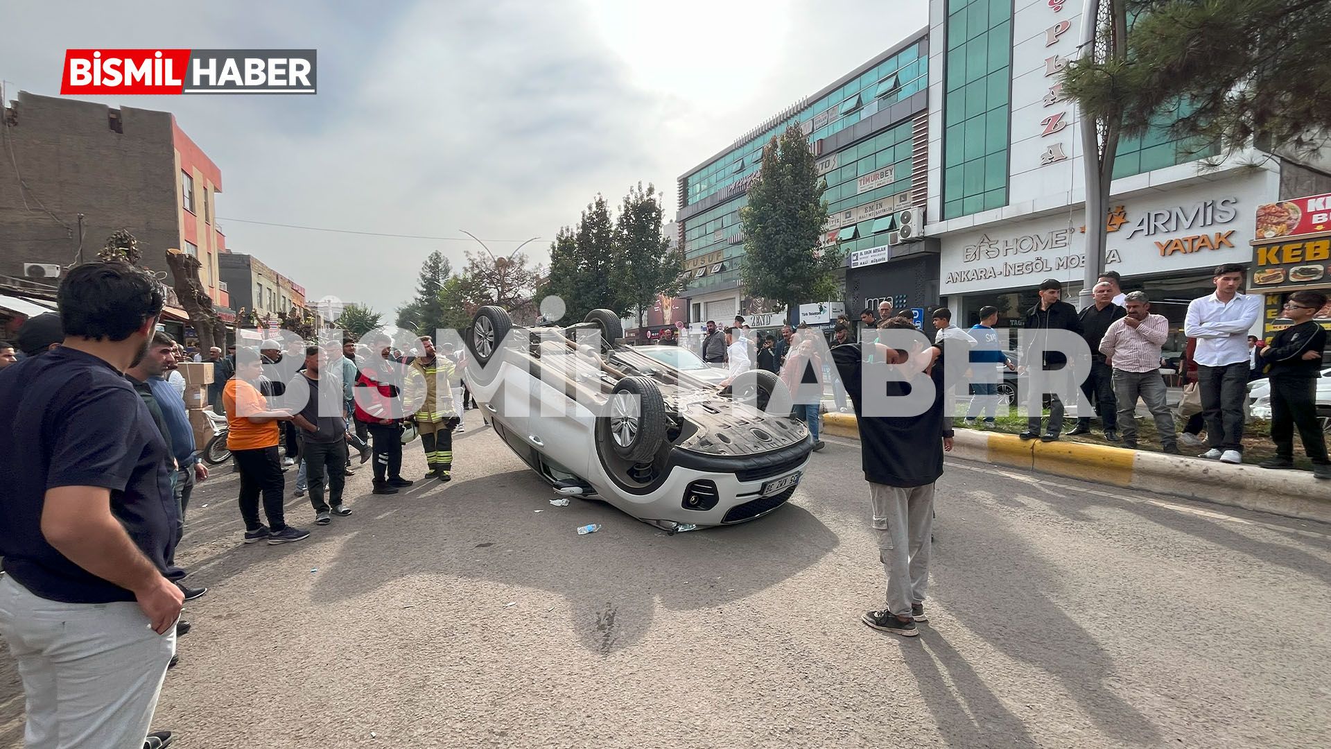 Bismil’de Otomobil Takla Attı 65 Yaşındaki Sürücü Yaralandı 3