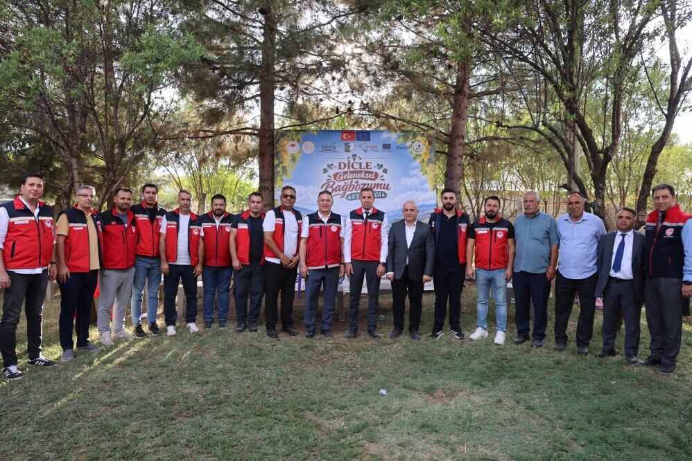 Dicle'de Geleneksel Bağ Bozumu Etkinliği Gerçekleşti