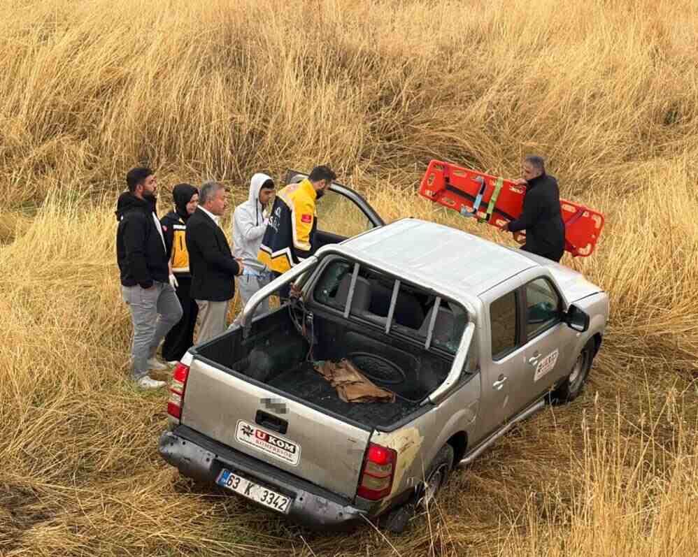 Diyarbakır-Silvan Yolunda Korkutan Kaza: Önce Lastik Patladı Ardından Araç Devrildi