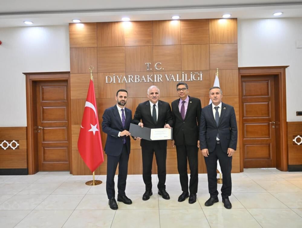 Malezya Ankara Büyükelçisi Shaffieq’ten Diyarbakır Valisi Zorluoğlu’na Ziyaret (3)
