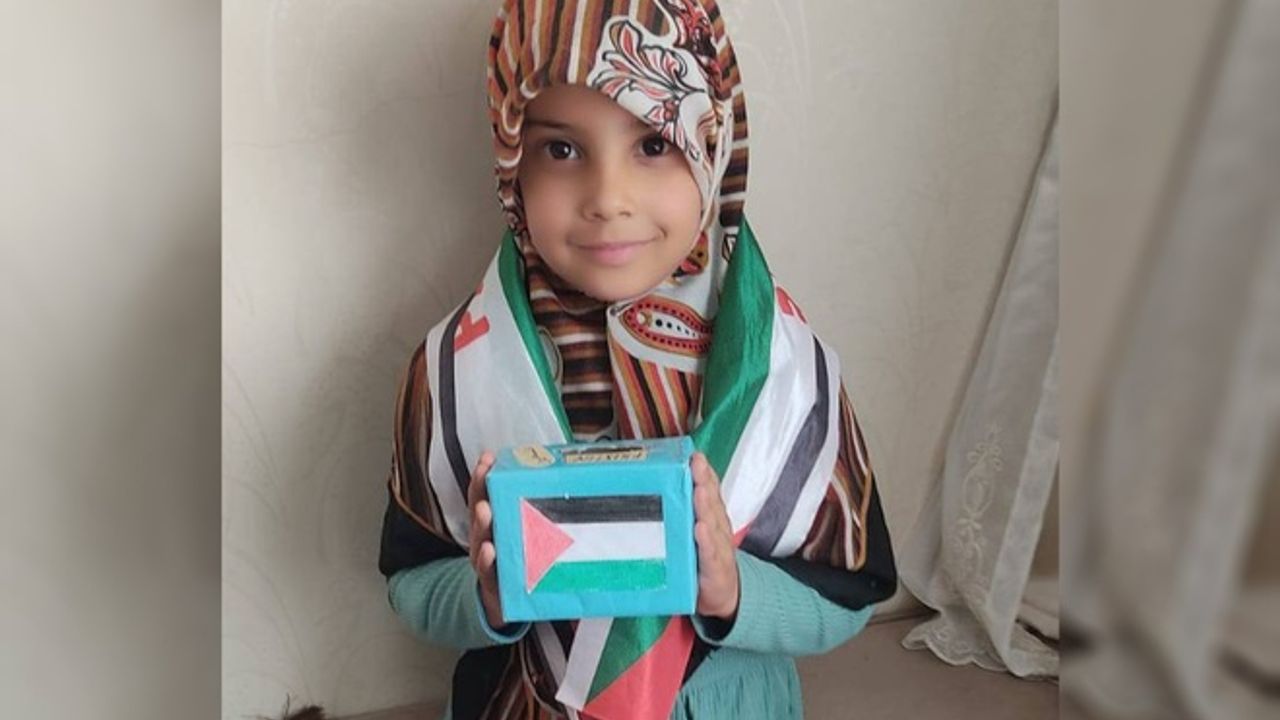 Çocuklar, topladıkları paraları Filistin'e bağışladı