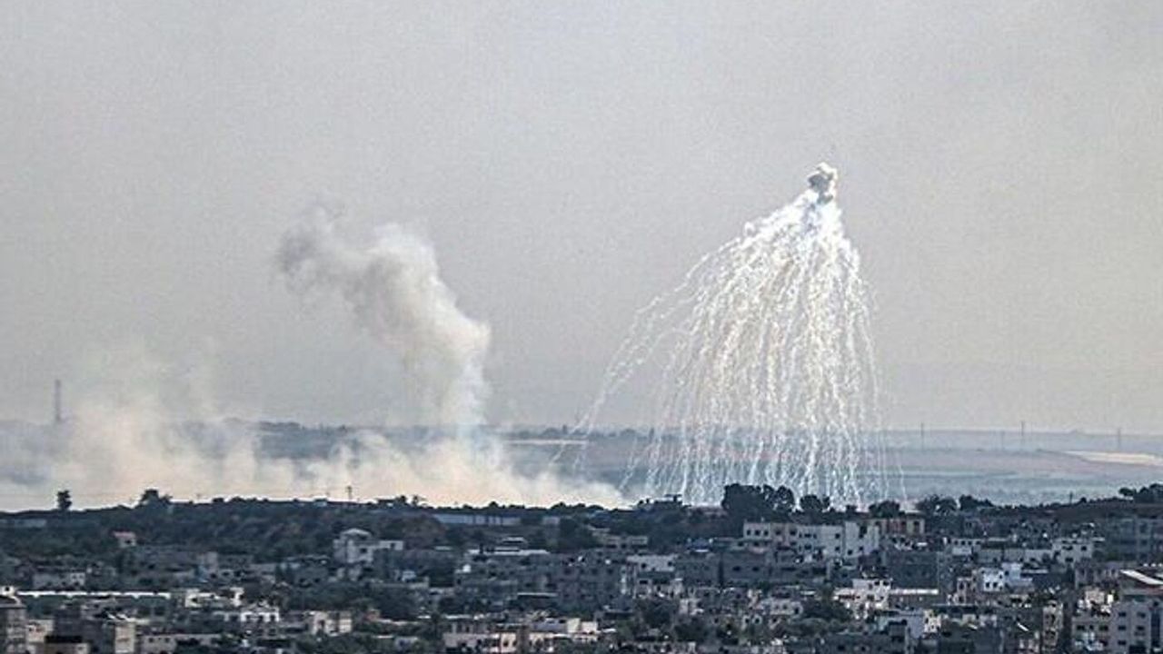Siyonist rejim Lübnan'na fosfor bombası ile saldırdı