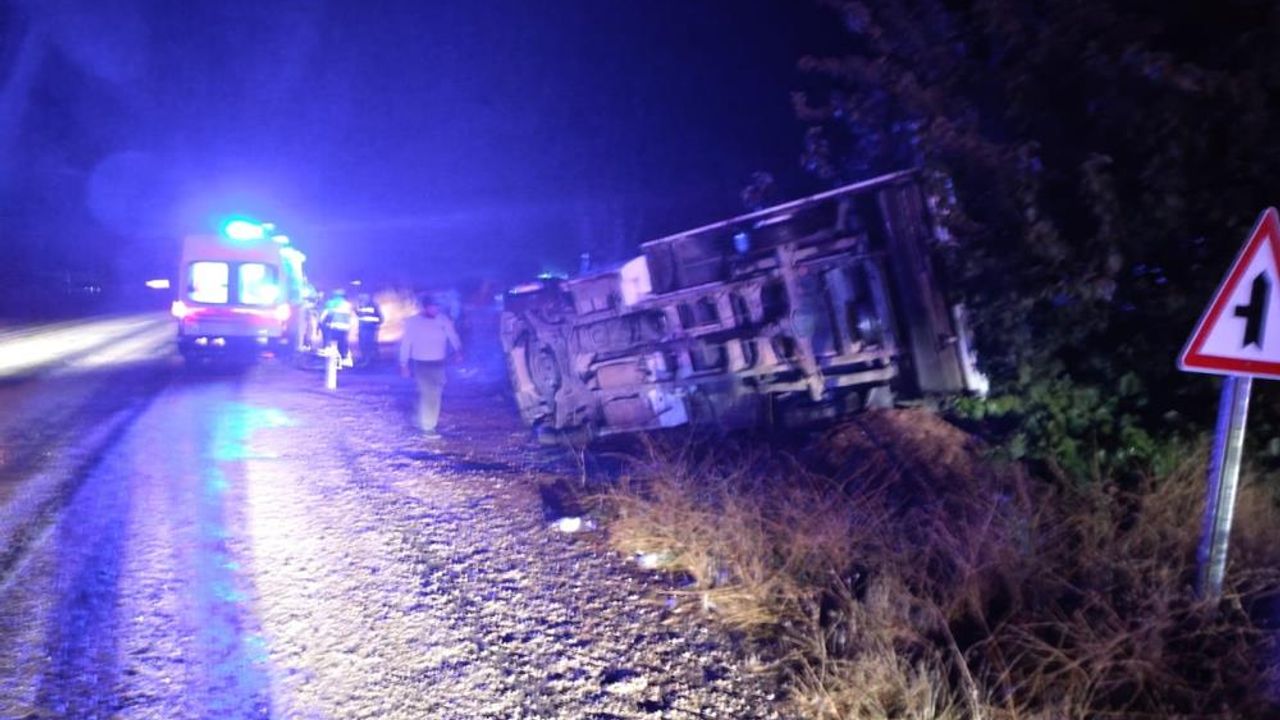 Adıyaman'da trafik kazası: Takla atarak şarampole devrildi 2 yaralı