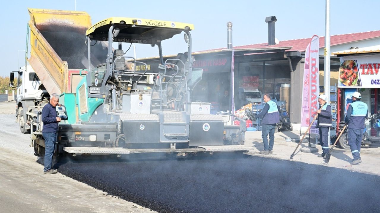 Malatya'da, Konteyner Çarşı'sı asfaltla kapladı