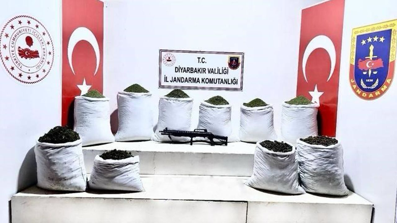 Diyarbakır'da 454 kilo esrar ele geçirildi, 3 kişi yakalandı