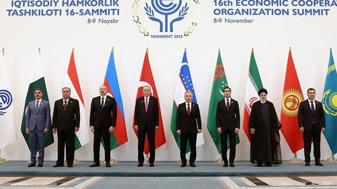 Ekonomik İşbirliği Teşkilatı'nın 16. Zirvesi Özbekistan'da Başladı