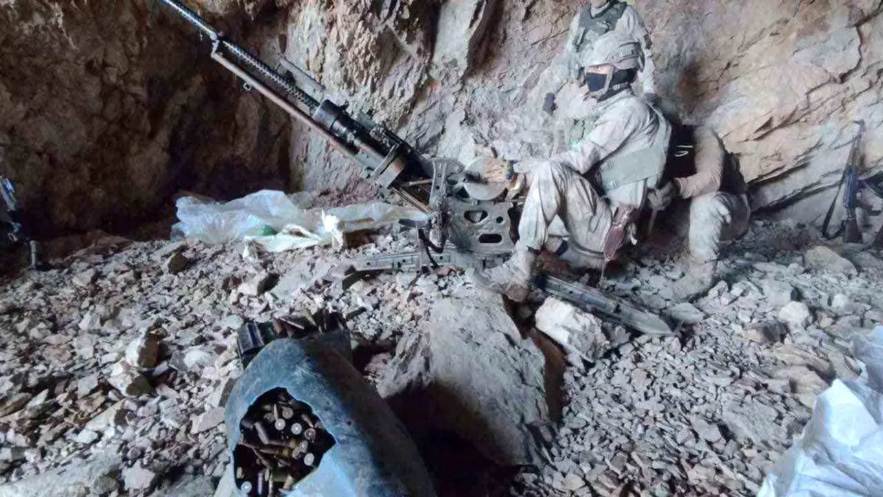 PKK'ye yönelik operasyonlarda silah ve malzemeler ele geçirildi!