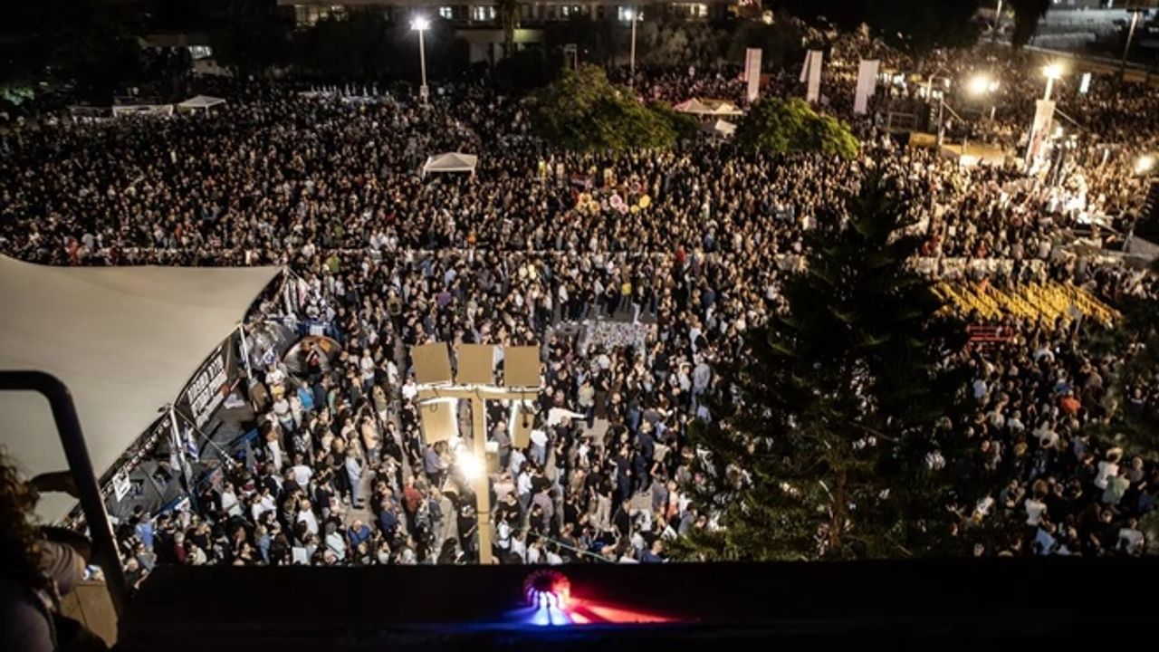 Netanyahu'ya Karşı Gösteriler: Tel Aviv'de İstifa Çağrıları Yankı Buldu!