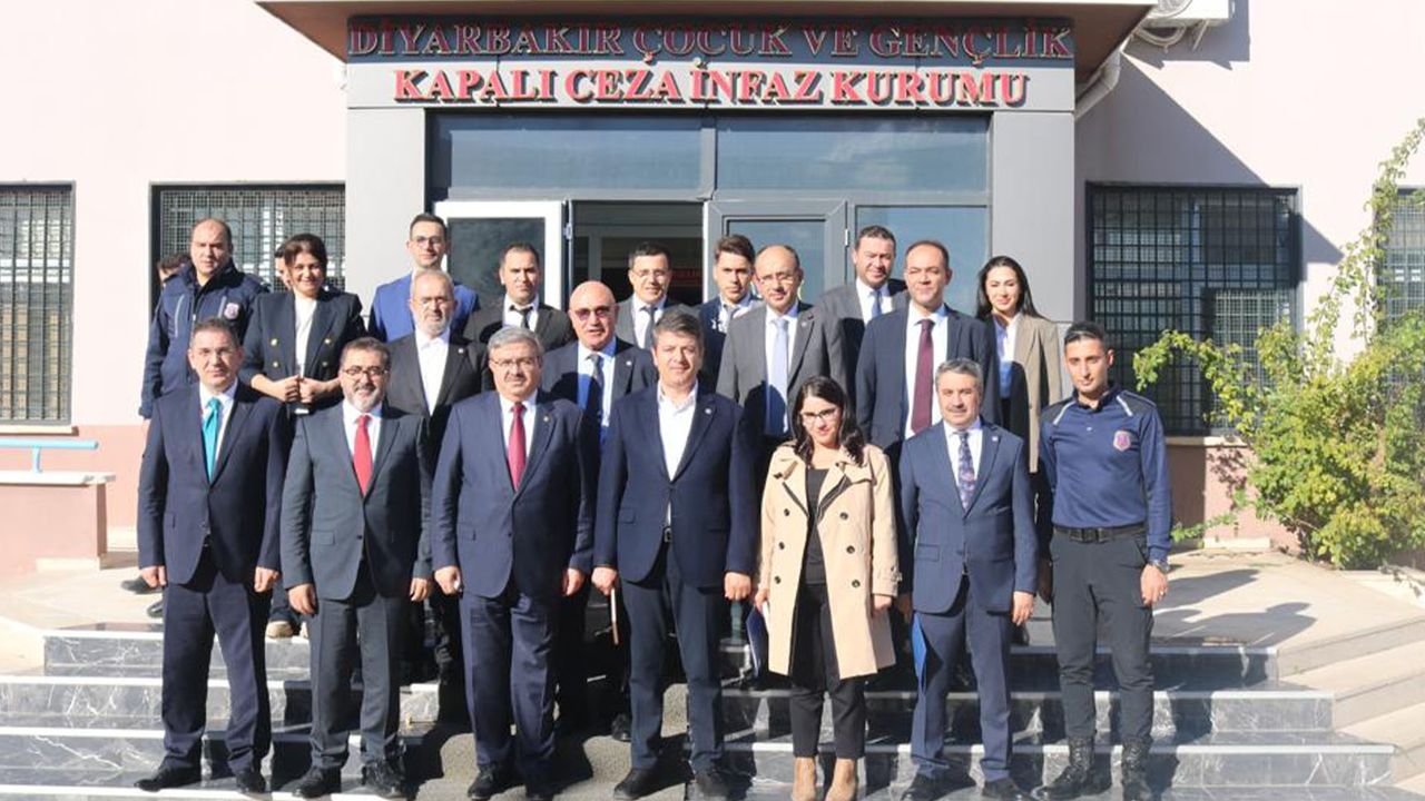 TBMM heyeti Diyarbakır cezaevindeki tutukluları ziyaret etti