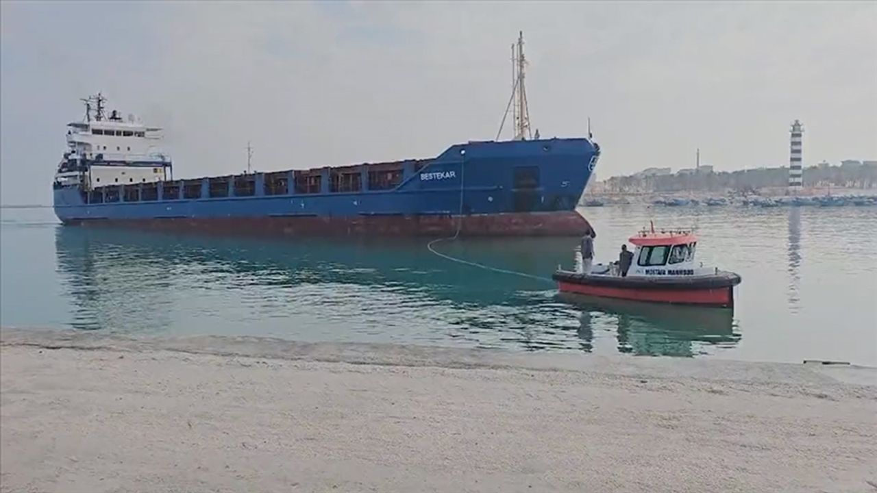 Türkiye'nin Gazze'ye gönderdiği sağlık gemisi Mısır'da