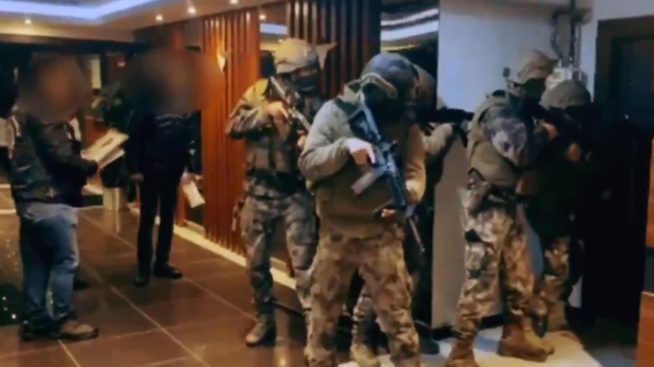 Diyarbakır’da “Sibergöz-20” operasyonu: çok sayıda gözaltı
