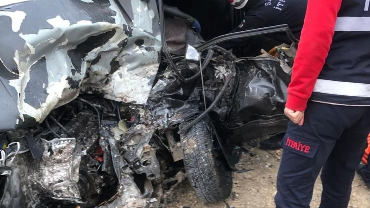 Şanlıurfa'da iki otomobil çarpıştı! 1 kişi hayatını kaybetti
