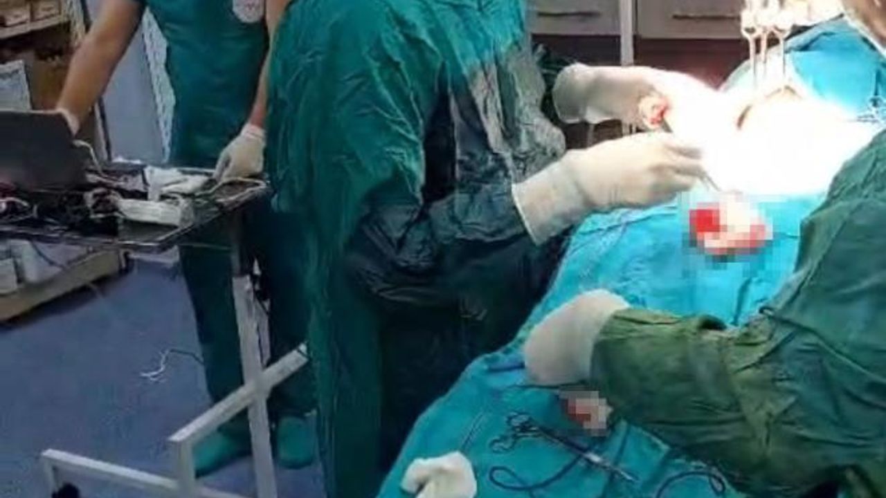 Siirt’te özel cihazla 'ses telleri korunarak guatr ameliyatı' gerçekleştirildi