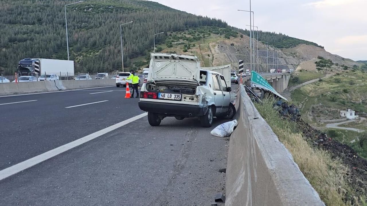 Otomobile Çarpan Sebze Yüklü Tır 30 Metreden Aşağı Uçtu: 3 Ölü, 3 Yaralı