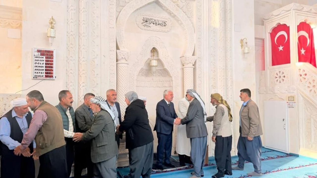 Çermik Belediye Başkanı Vatandaşlarla Bayramlaştı
