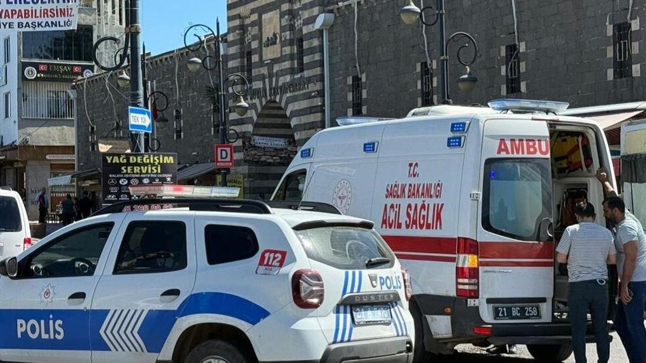 Sur’da Alkol Sofrasında Silahlar Konuştu: 1 Yaralı