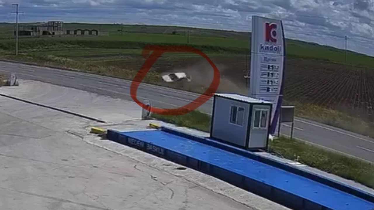 Bismil’de Takla Atan Otomobilde Aynı Aileden 4 Kişi Yaralandı: Kaza Anı Kamerada