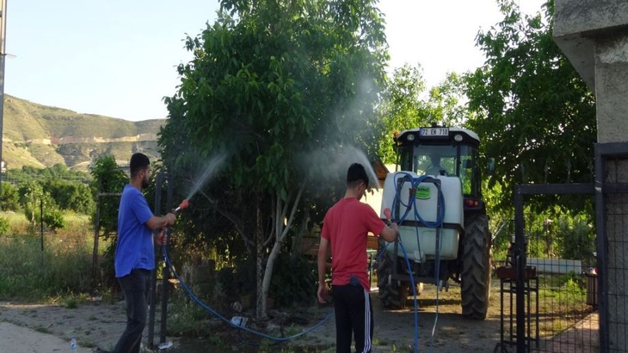 Bağ Ve Bahçelerde İlaçlama Mesaisi Başladı