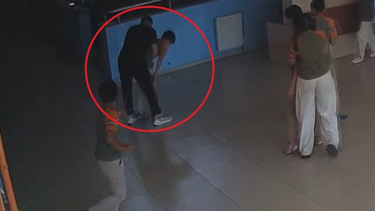 Boğazına Yemek Kaçan Öğrenciyi Öğretmeni Heimlich 