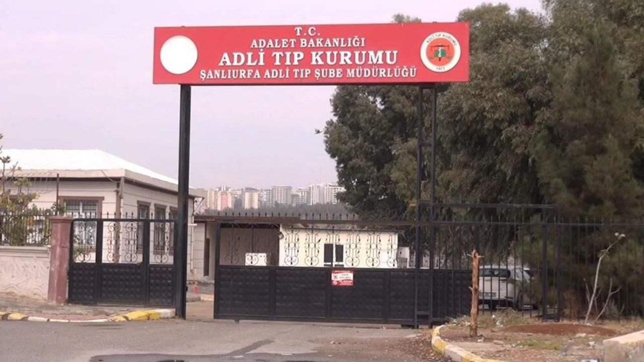 Lastiği patlayan tır başka tıra çarptı: 1 Ölü