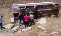 Mardin’in Nusaybin üzerine su tankeri devrilen vatandaş hayatını kaybetti.