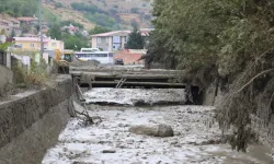 Erzincan ve Iğdır’da sel felaketi: Yollar kapandı, binalar hasar gördü