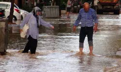 Edirne’de sağanak felaketi: Yollar göle döndü