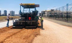 Diyarbakır Yenişehir'de Fen İşleri Ekipleri, Yol Bakım ve Onarım Çalışmalarını Sürdürüyor