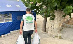 Depremzedelere Umut Kervanından gıda ve et yardımı