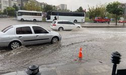 Ankara'da Şiddetli Yağışlar Trafiği Olumsuz Etkiledi