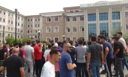 Cep Telefonu Satıcıları, Protesto Amacıyla İş Yerlerini Kapattı