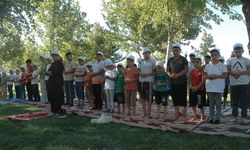 Çınar'da minik yürekler namaz eğitimini başarıyla tamamladı