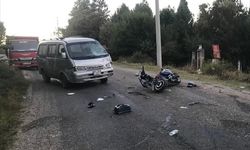 Minibüs ile Motosiklet Çarpıştı Sürücüsü Hayatını Kaybetti