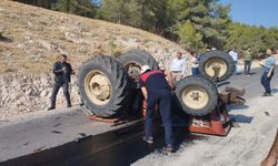 Devrilen traktörün altında kalan sürücü yaşamını yitirdi